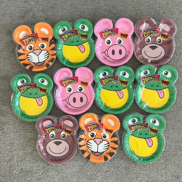 Hefty Zoo Pals 7 3/4 in Paper Plates for Kids Assorted Animal Designs 165 Total - Picture 1 of 2